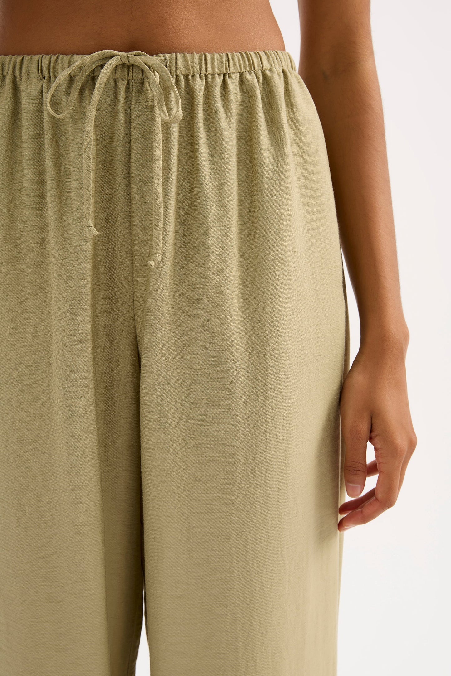 NIA PANT