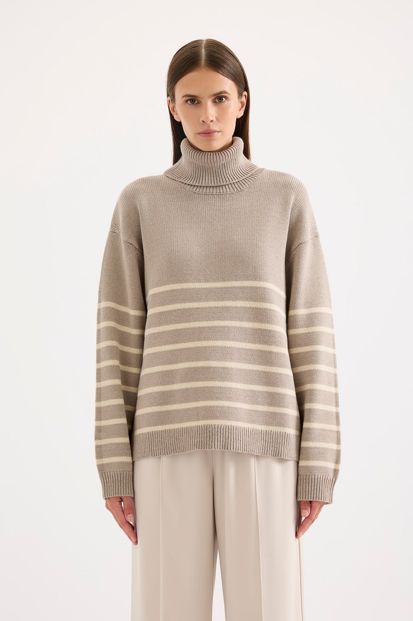 VENUS TURTLENECK KNIT