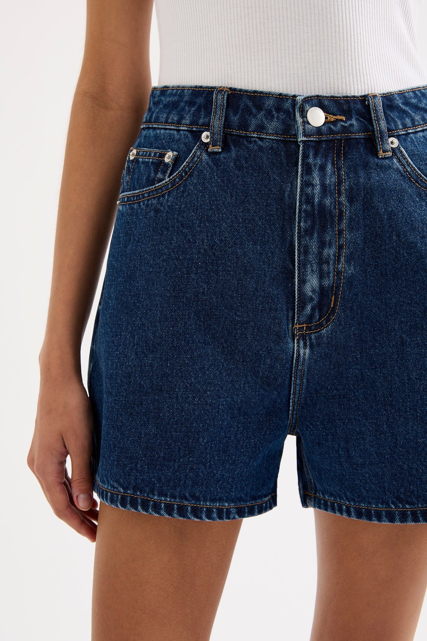 ORGANIC MOM SHORT