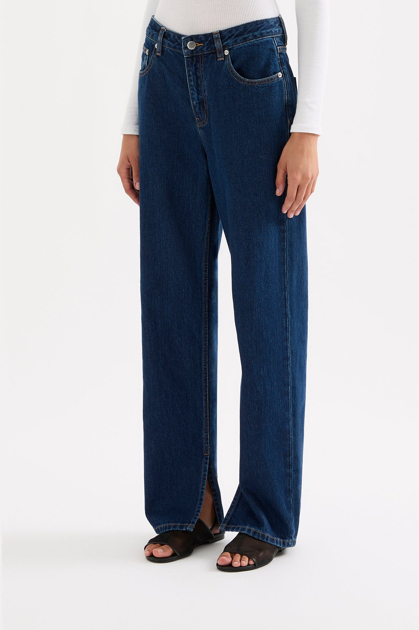 ORGANIC SPLIT HEM JEAN