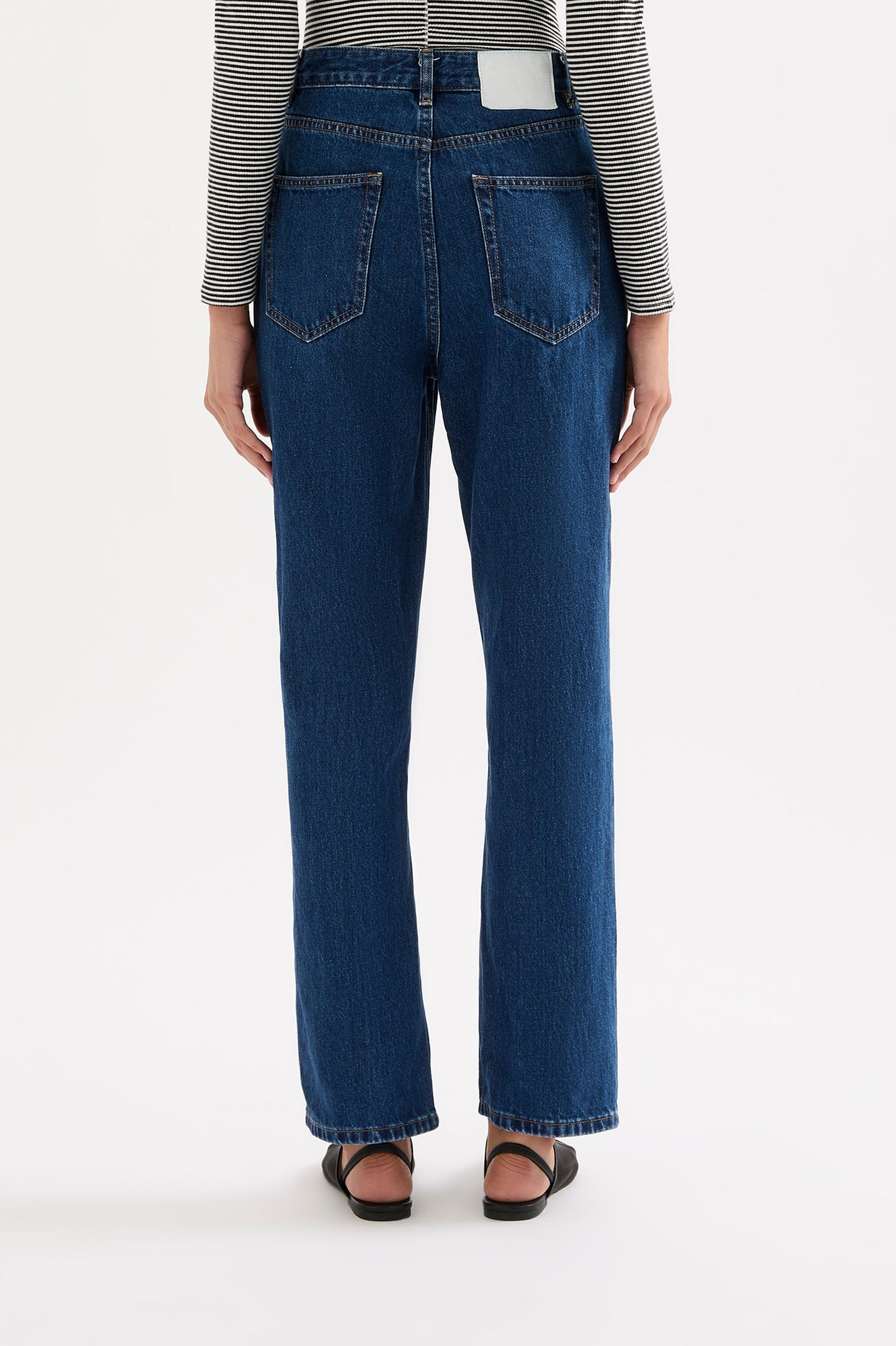 ORGANIC STRAIGHT LEG JEAN