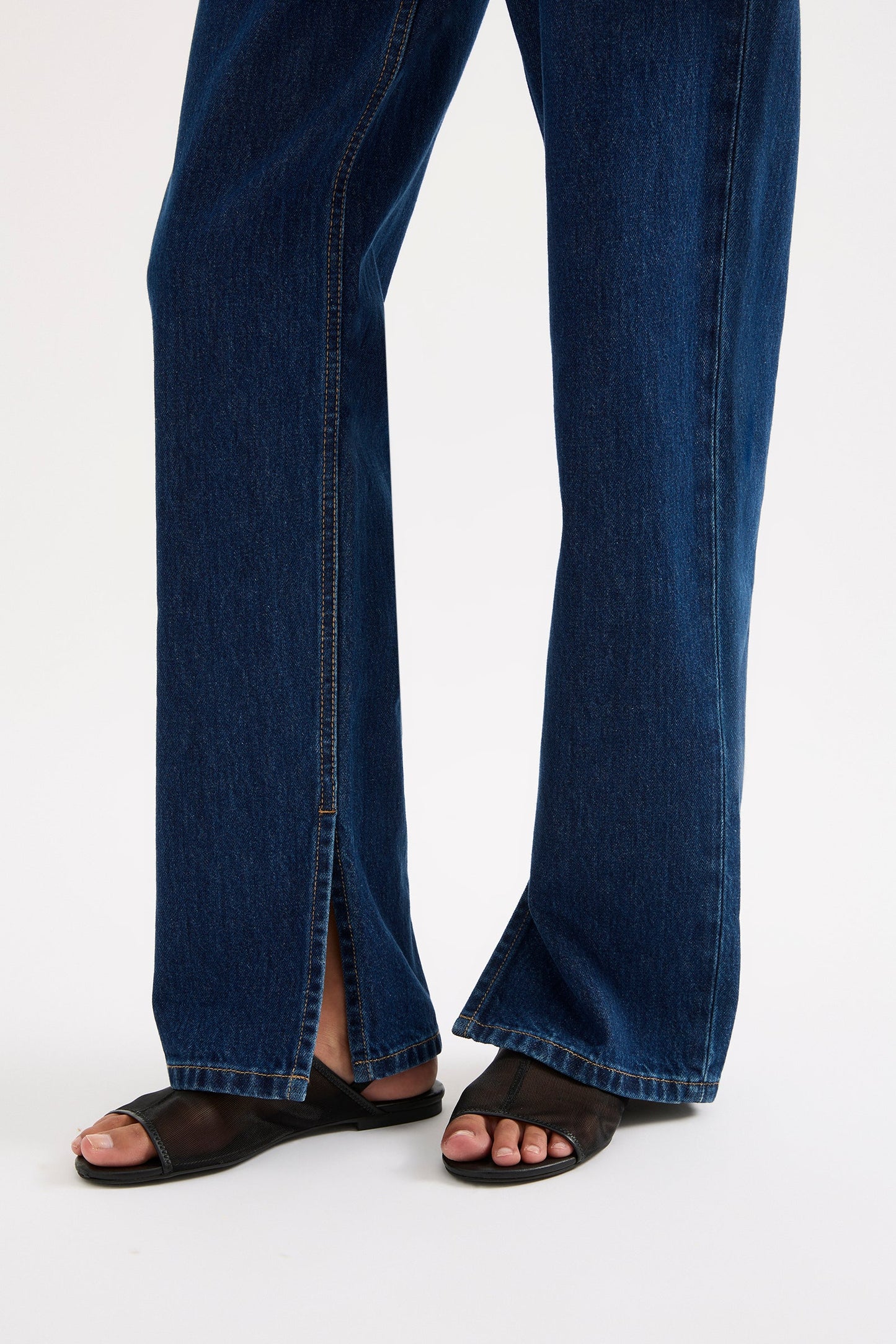 ORGANIC SPLIT HEM JEAN