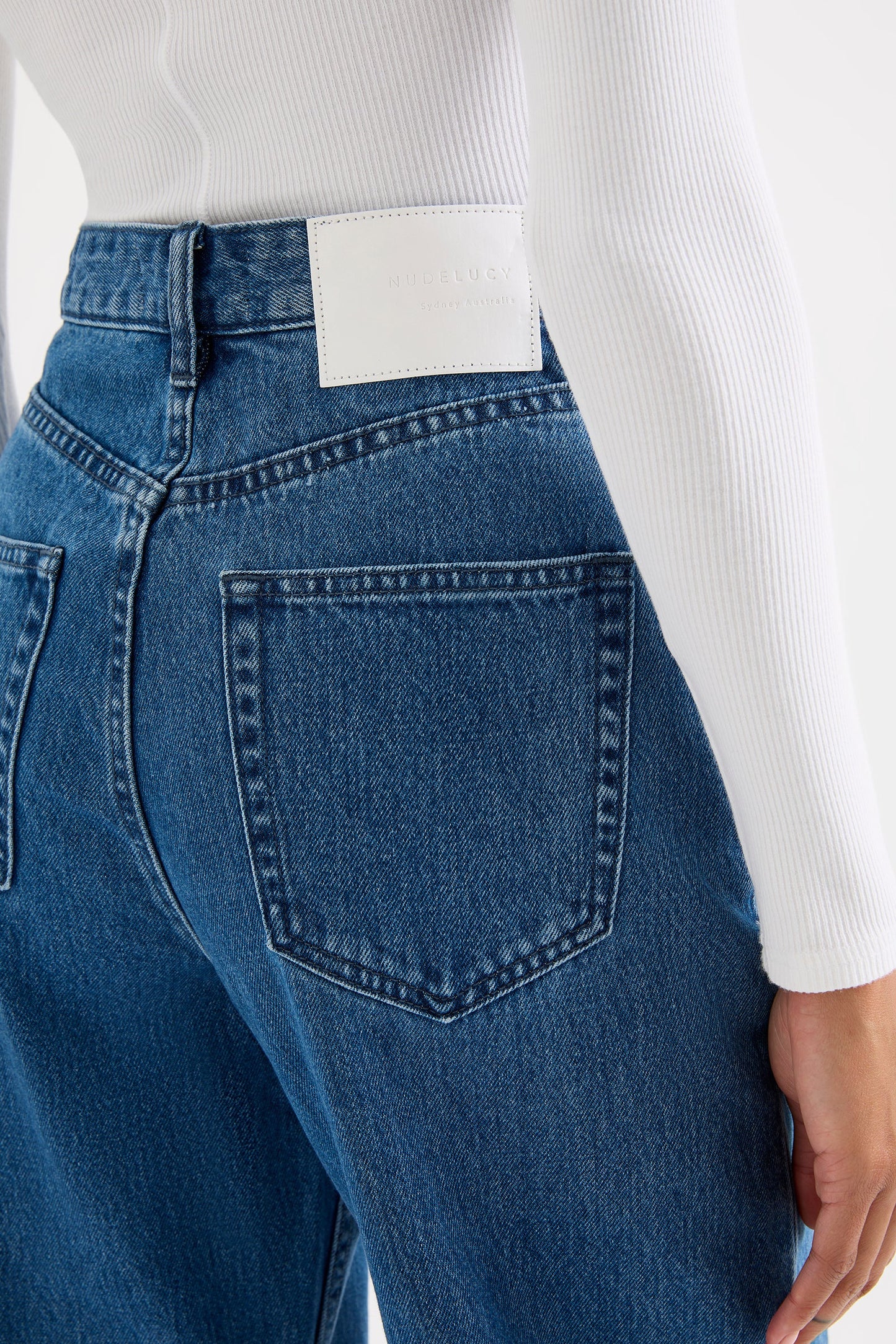 ORGANIC RELAXED LEG JEAN