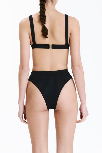 PLUNGE FRONT TOP