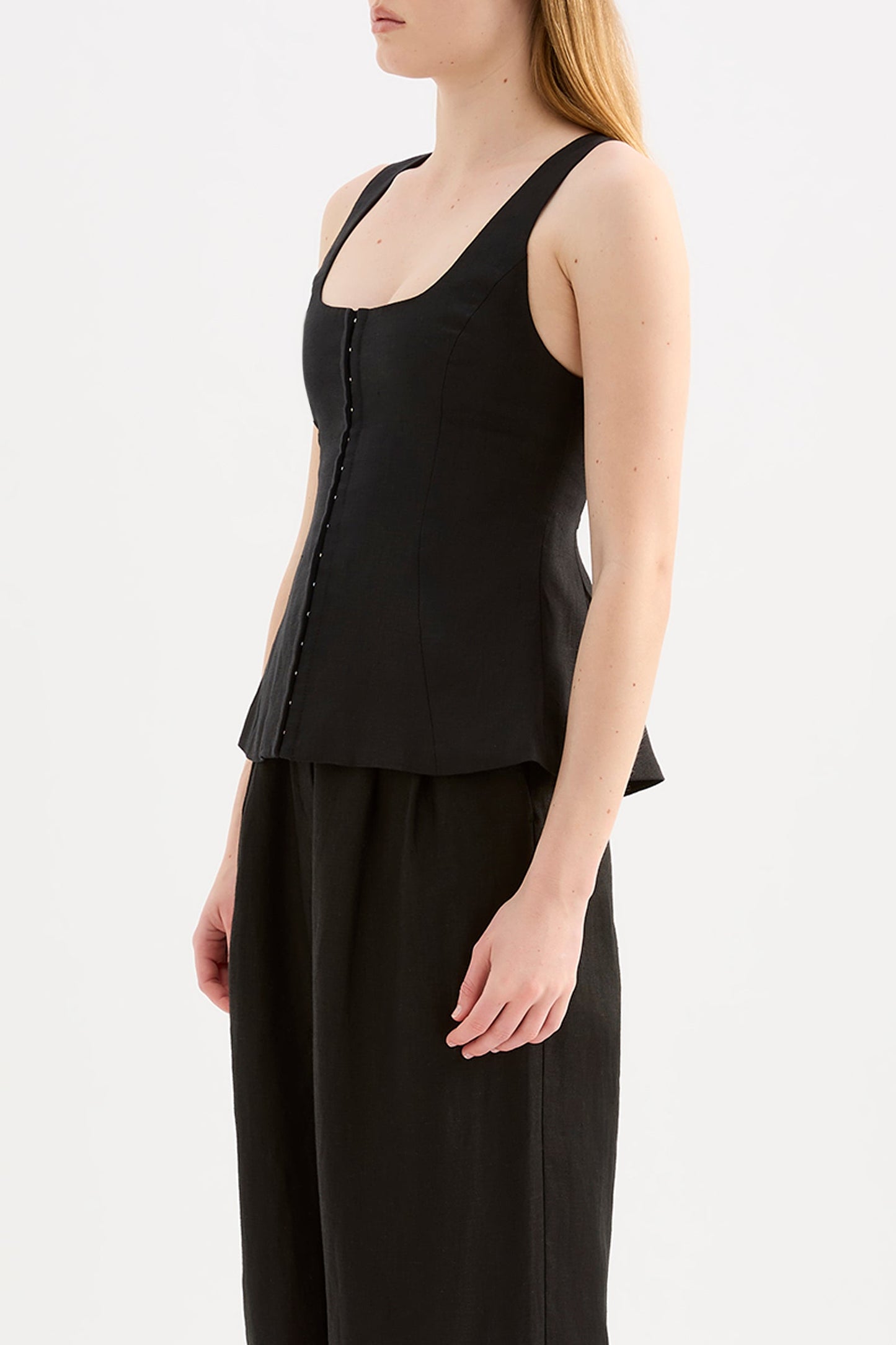 QUINN LINEN VEST