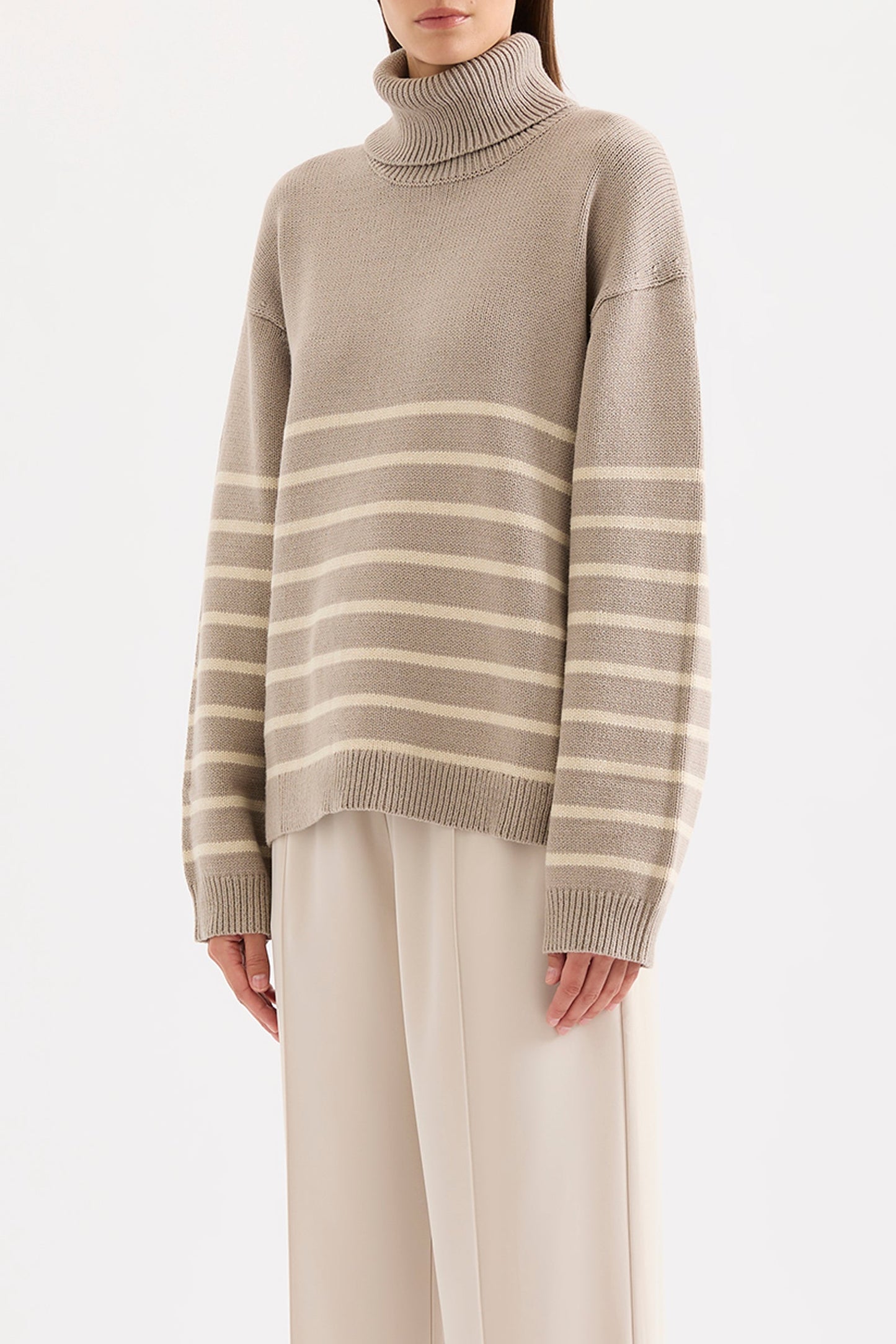 VENUS TURTLENECK KNIT