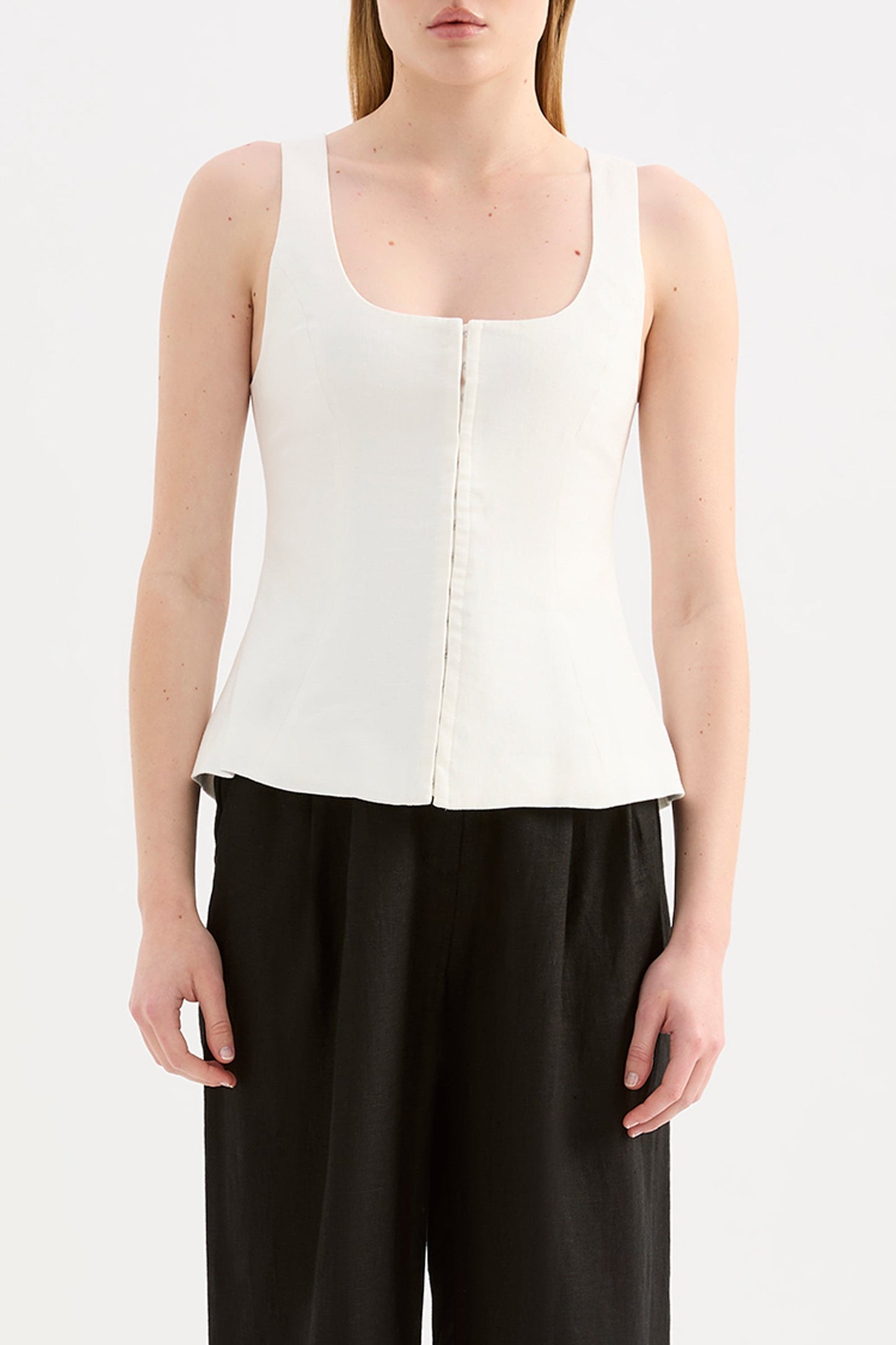 QUINN LINEN VEST