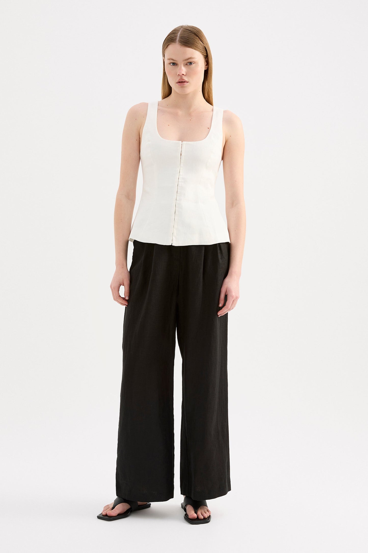 QUINN LINEN VEST