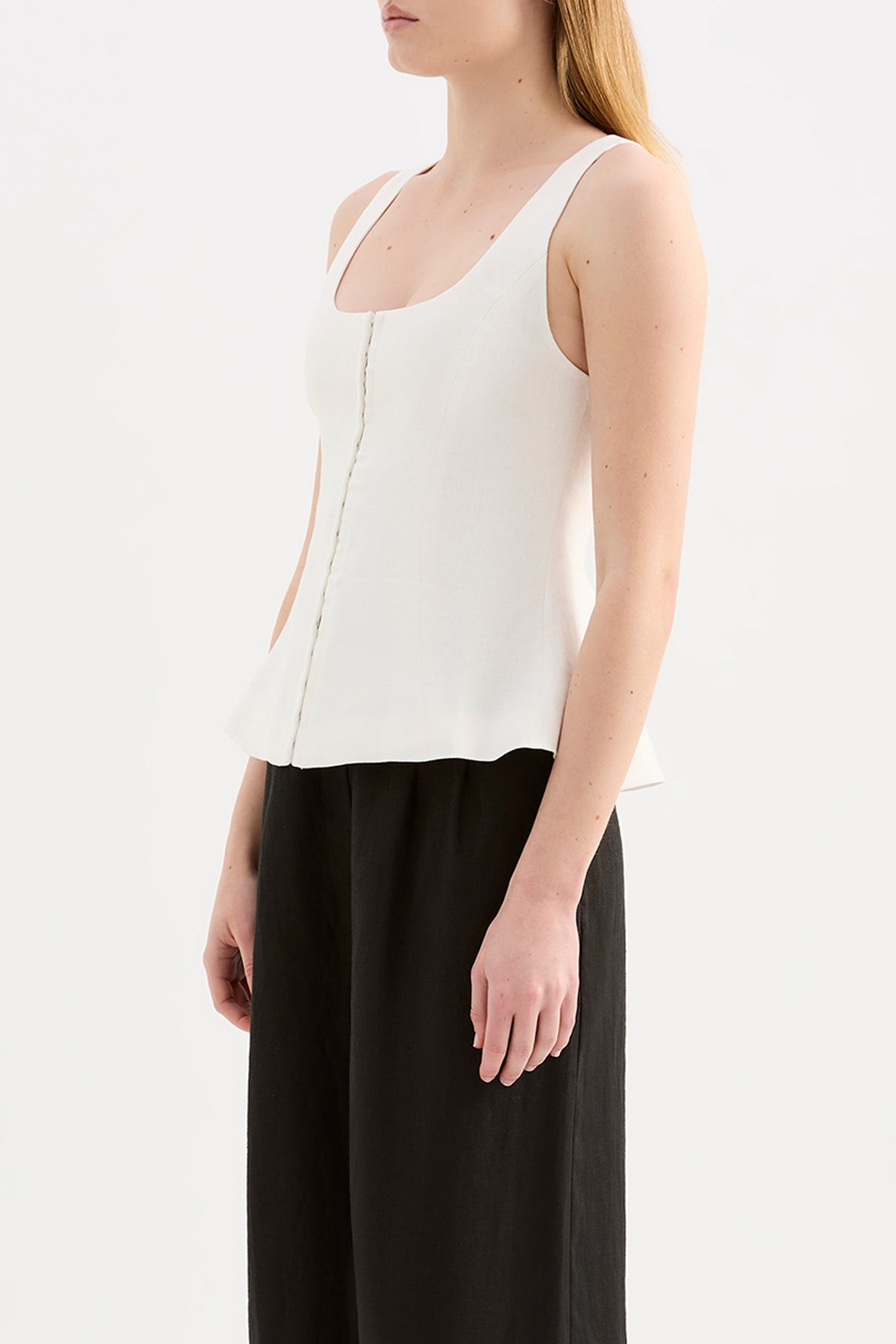 QUINN LINEN VEST